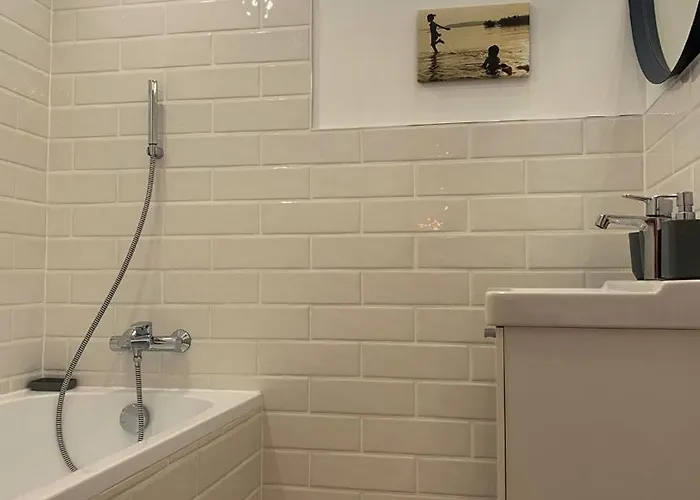 Valibor Vinoteka アパート バダチョニトマイ